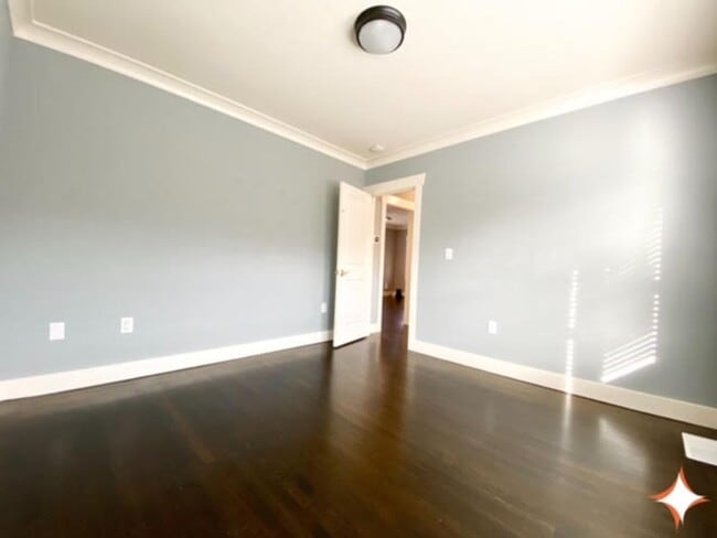 Building Photo - 847 Alice Ave
