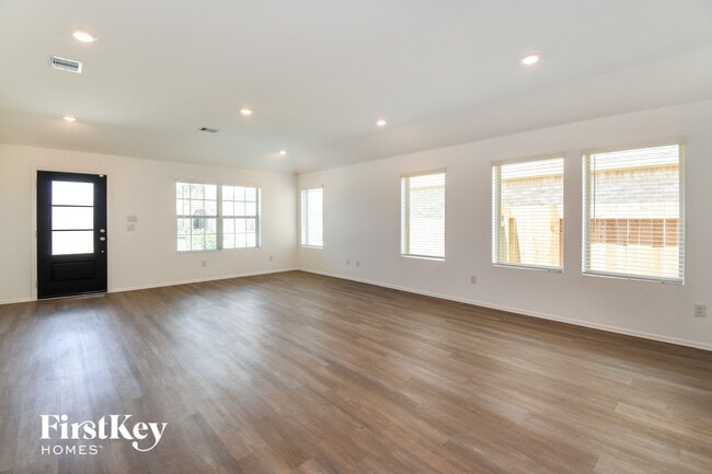 Building Photo - 712 Willow Harbor Ln