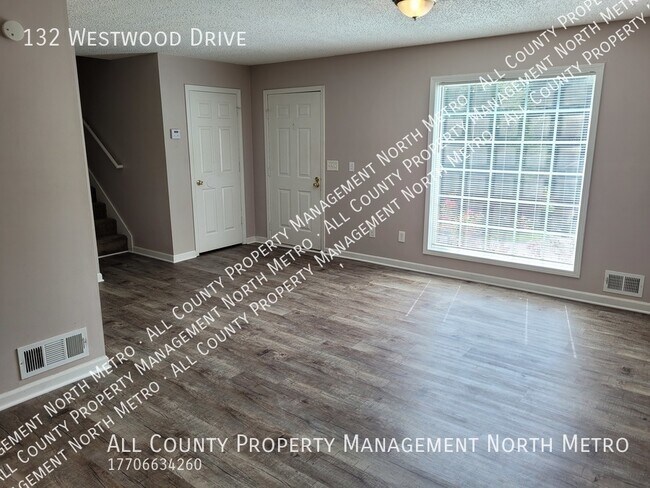 Foto del edificio - **50% off one month's rent! Pets Welcome**