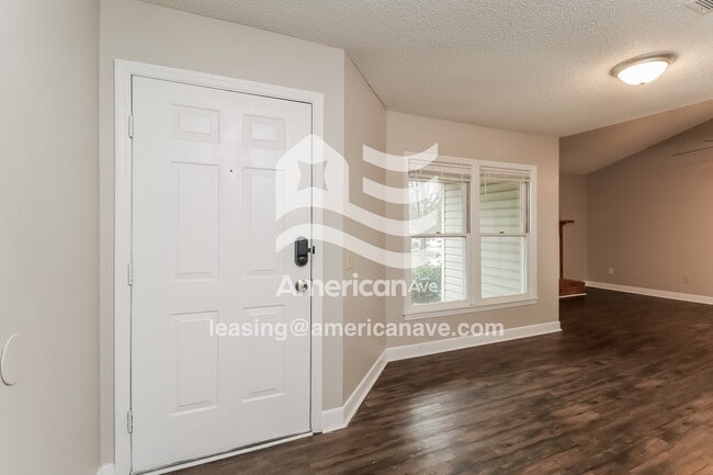 Building Photo - 122 Village Walk