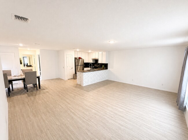 Building Photo - 11635 Existing Run