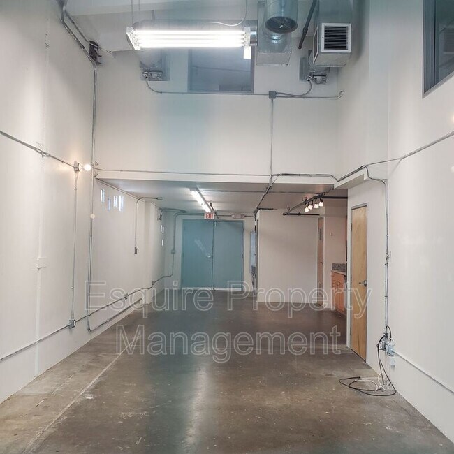 Building Photo - 2201 Statham Blvd