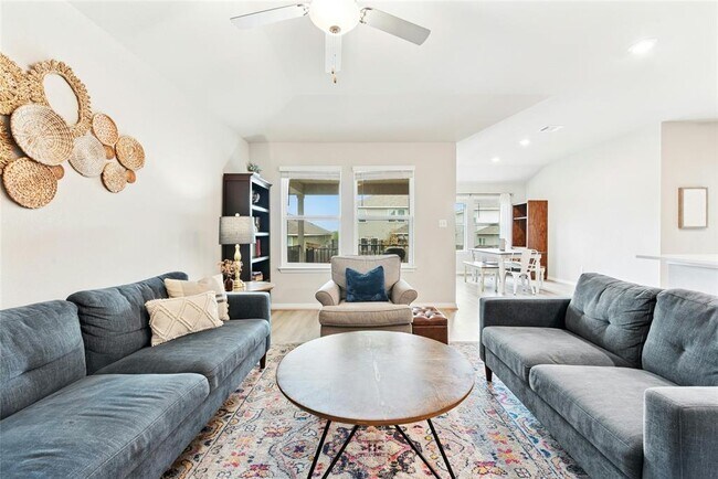 Foto del edificio - 806 Vineyard Falls Rd