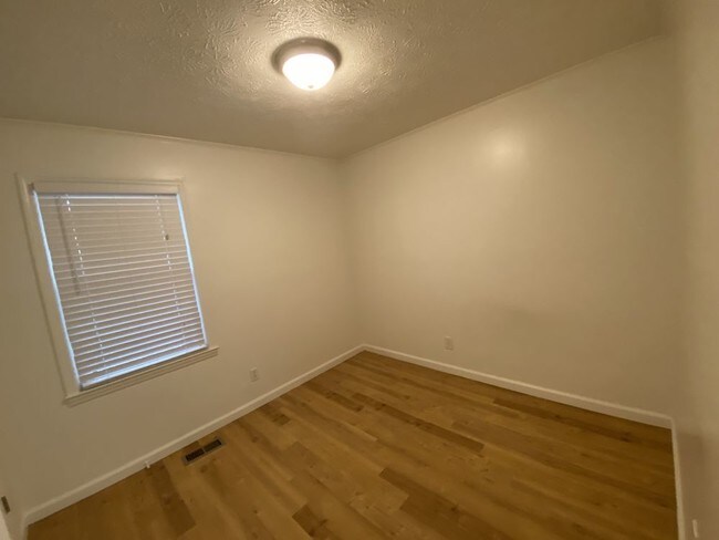 Building Photo - 3/1 Brick Ranch