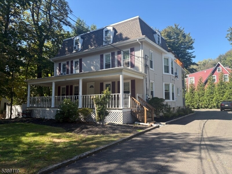 Foto principal - 915 Springfield Ave