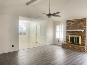 Building Photo - 9303 Roos Rd