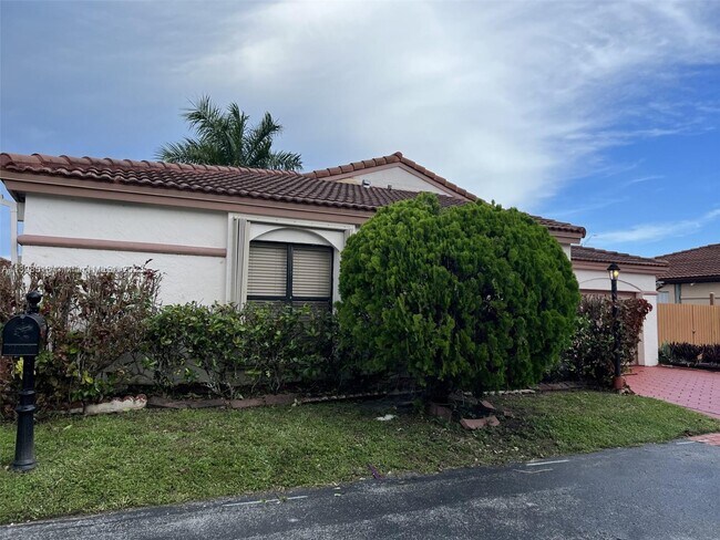 Foto del edificio - 619 SW 87th Pl