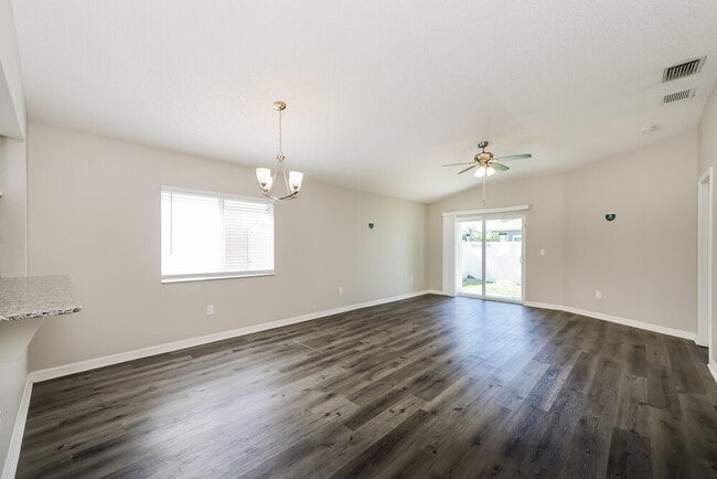 Foto del edificio - 11751 Lynmoor Dr