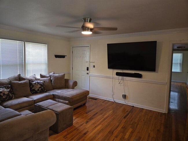 Foto del edificio - 1809 Tyndall Dr