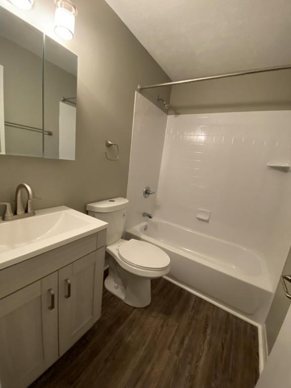 Foto del edificio - 7857 Harrison Ave