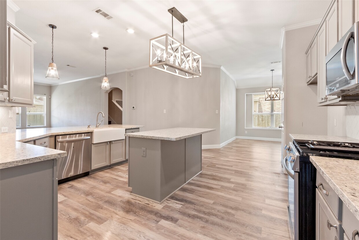 Foto principal - 13402 Indigo Sands Dr