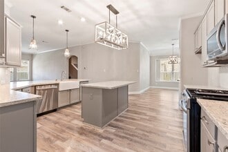 Building Photo - 13402 Indigo Sands Dr