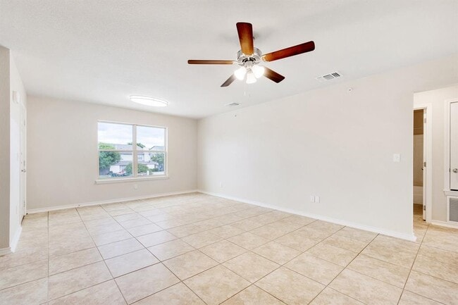 Foto del edificio - 2200 Creekside Ln