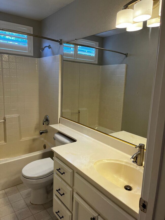Foto del edificio - Beautiful Roseville 3 Bedroom, 2 Bathroom ...