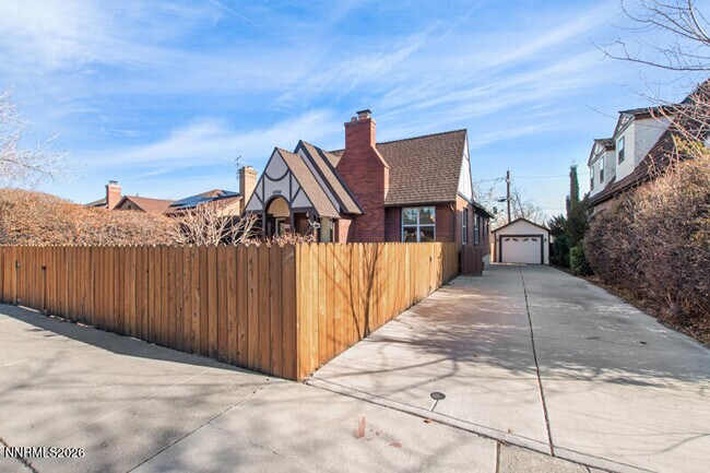 Building Photo - 1122 S Arlington Ave