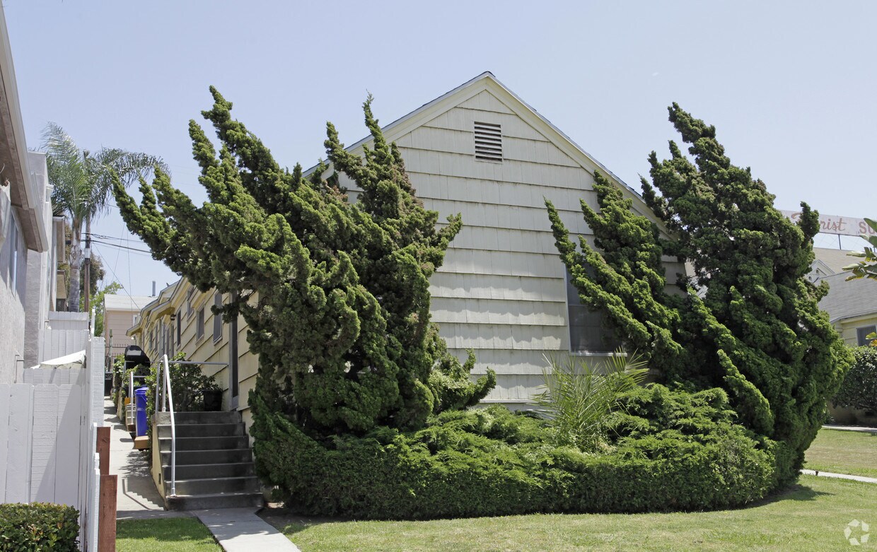 Building Photo - 4349 Arizona St
