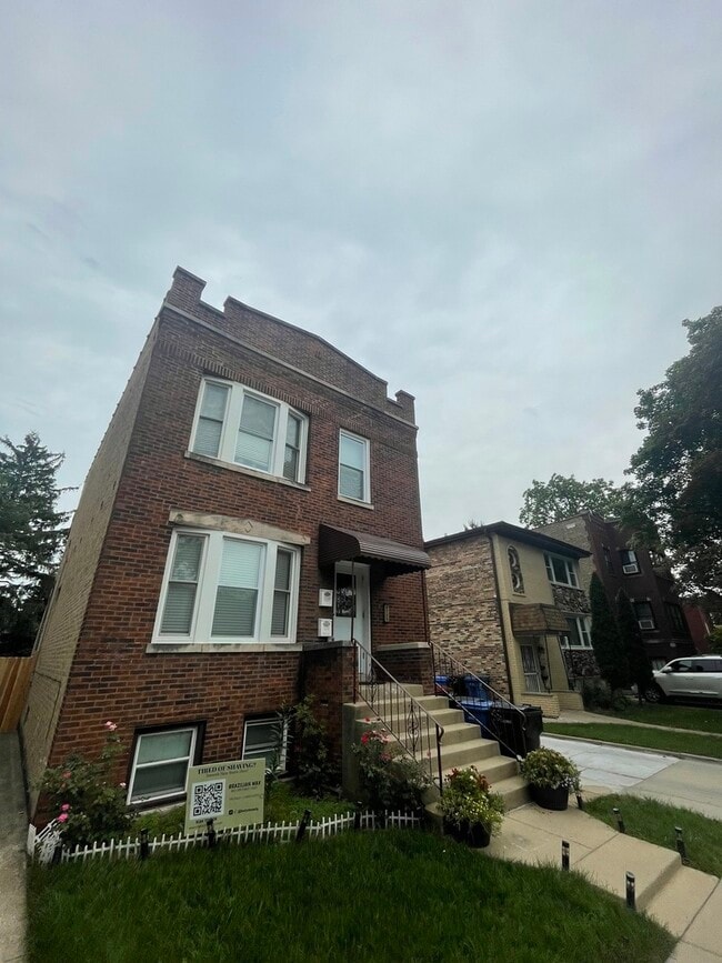 Building Photo - 4711 N Kenton Ave