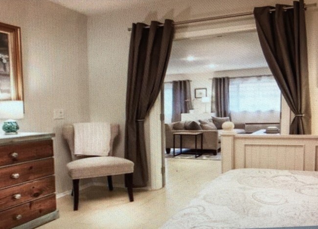 Bedroom/Den - 5950 Buckingham Pkwy