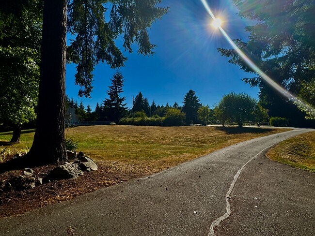 Photo - City convenience Country Feel .... lovely ... House