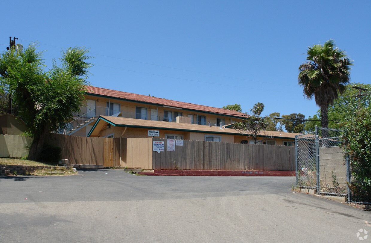 Building Photo - 207 N Palm Dr