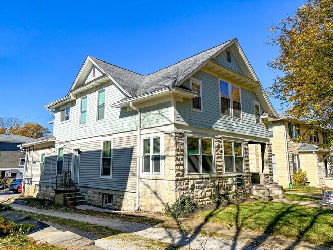 Interior Photo - 612 S Fess