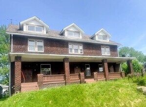 Building Photo - 724 S Linden Ave