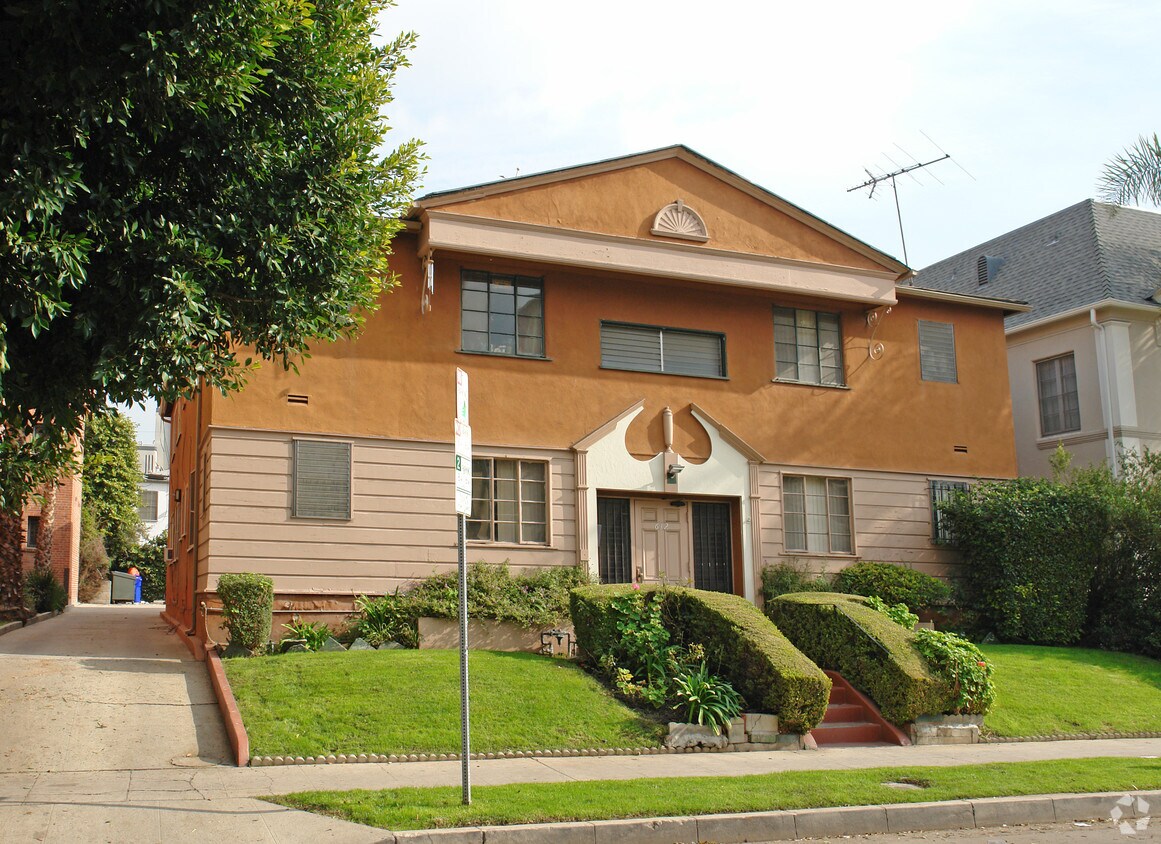 Building Photo - 612 S Dunsmuir Ave