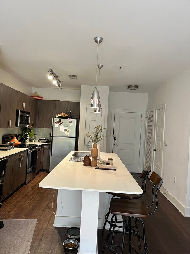 Foto del edificio - 476 Wilmer St NE