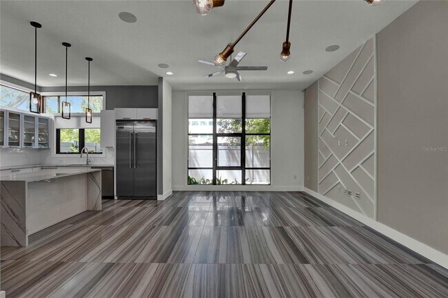 Building Photo - 1802 MONDRIAN Cir
