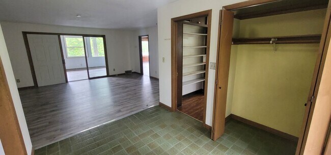 Foto del edificio - Duluth, MN - 6 bed - 3 bath - Single Famil...