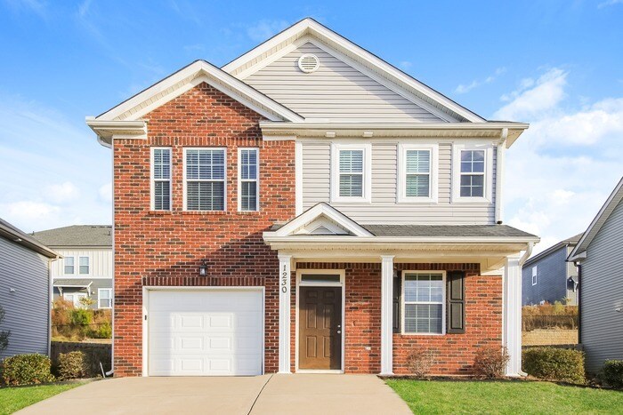 Foto principal - 1230 Cobblefield Dr