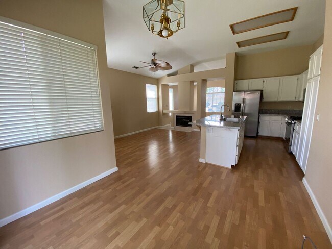 Foto del edificio - Beautiful 3 Bed/2 Bath Home in Silver Creek