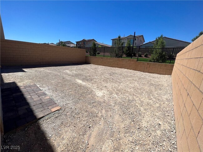 Building Photo - 8903 Roadrunner Ravine St