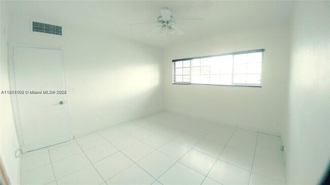 Foto del edificio - 462 Golden Isles Dr