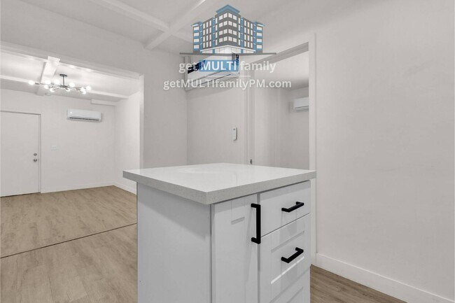 Foto del edificio - 325 N 17th Dr