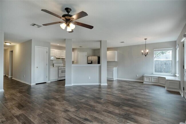 Foto del edificio - 640 Goldenrod St
