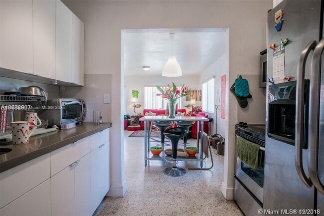 Foto del edificio - 220 NW 46th St