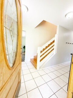 Building Photo - 450 NE Riverhill Dr