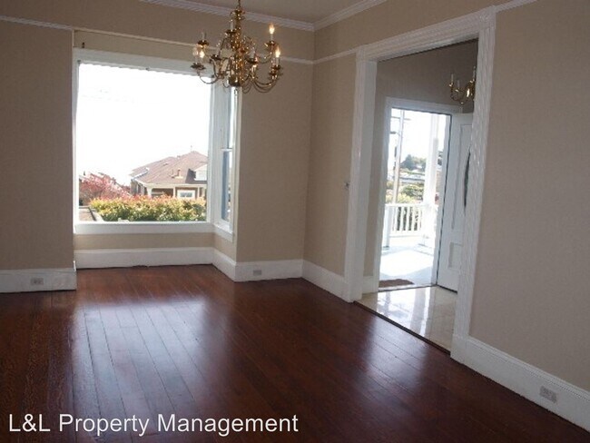 Building Photo - 2 br, 2 bath Apartment - 217 4th Street