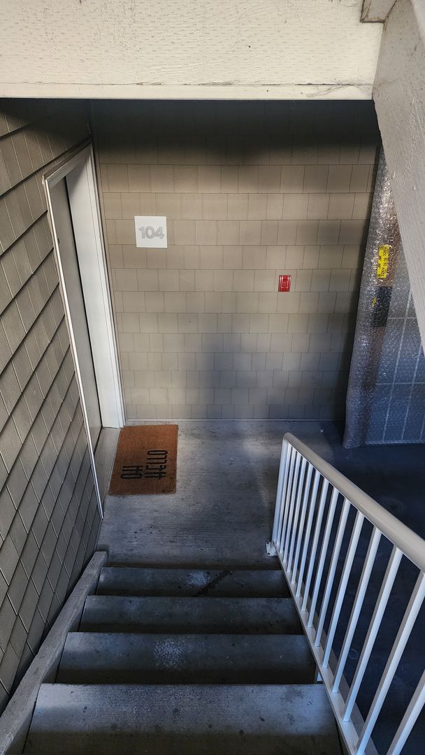 Building Photo - Downtown Tacoma 2 Bedroom Condo!