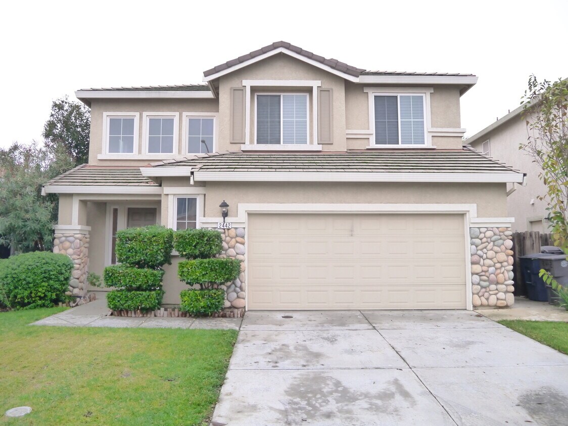 Primary Photo - Excellent 2 Story House