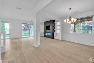Building Photo - 10988 Wonder Hills St