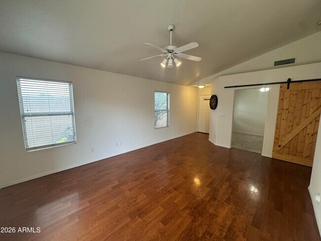 Foto del edificio - 7187 S Parkside Dr