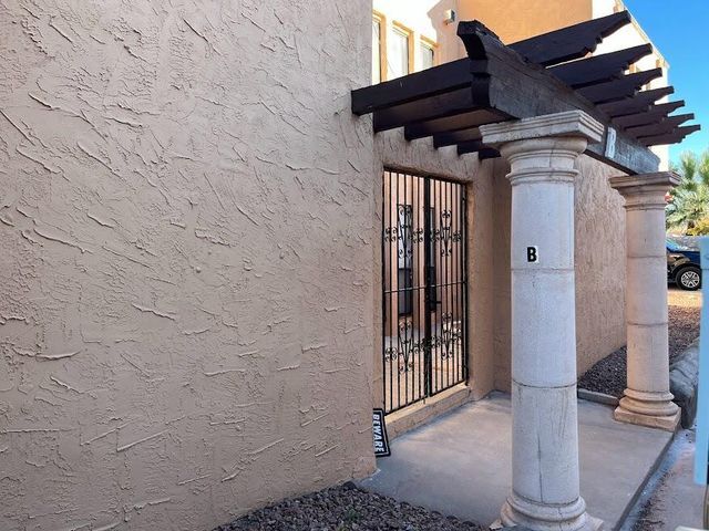 Building Photo - 10604 Springwood Dr