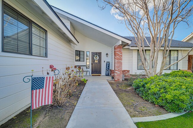 Foto del edificio - Cute home in Northwest Bakersfield!