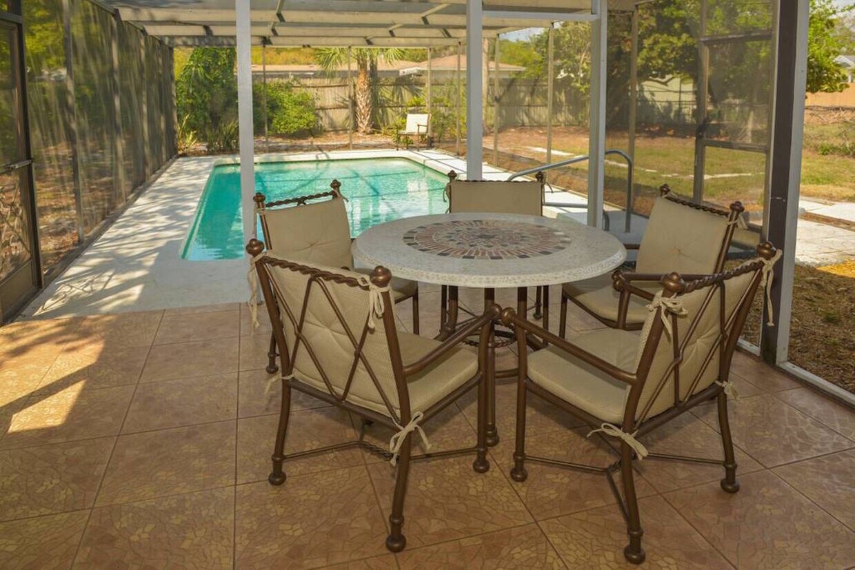 Foto principal - 2645 Davis Blvd
