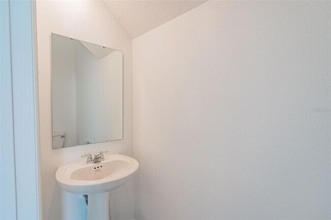 Foto del edificio - 7633 Danube Rd