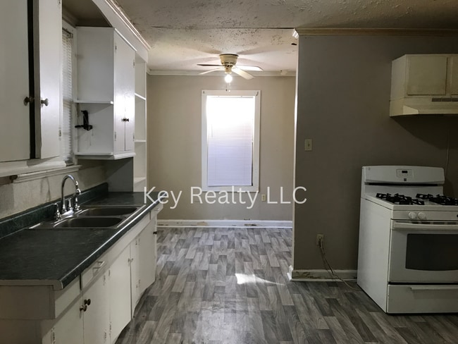 Building Photo - ****41 Westwood - Alexandria