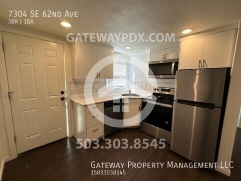 Building Photo - 7304 SE 62nd Ave