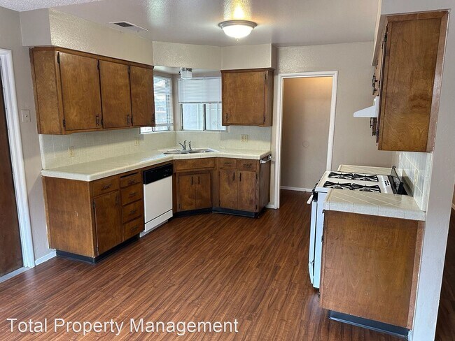 Building Photo - 3 br, 2 bath House - 525 S. Vista St